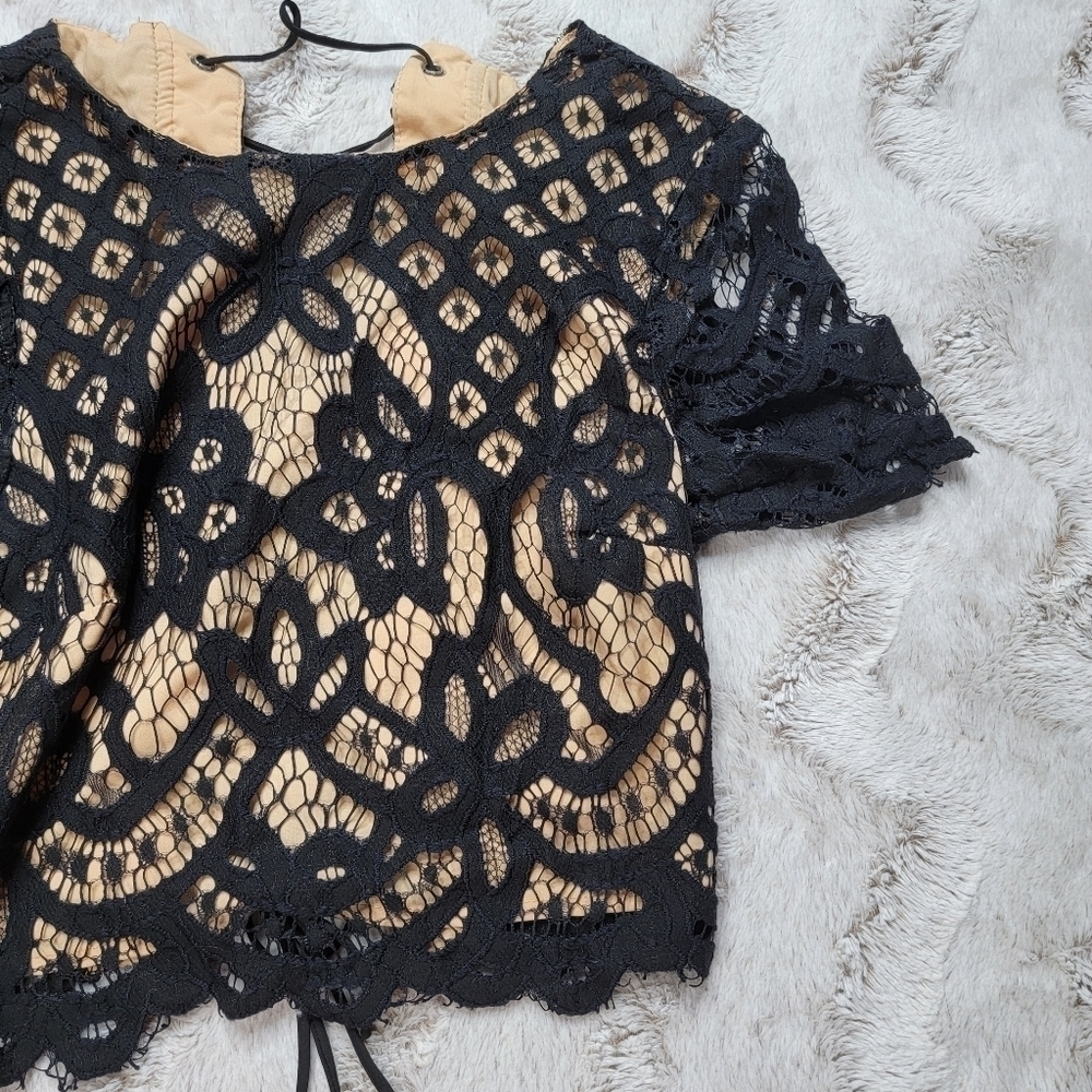 Tobi Black‎ Lace Corset Lace Up Back Short Sleeve Nude Underlay Blouse Size XS - Picture 3 of 11